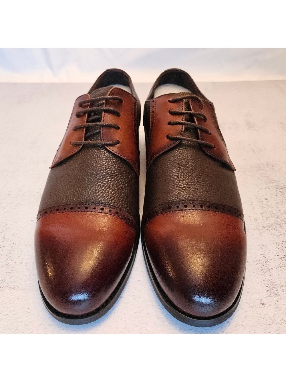 🍁NIB Size 8 Two Tone Derby Shoes For Men in Calf Leather, Product of Canada🍁
